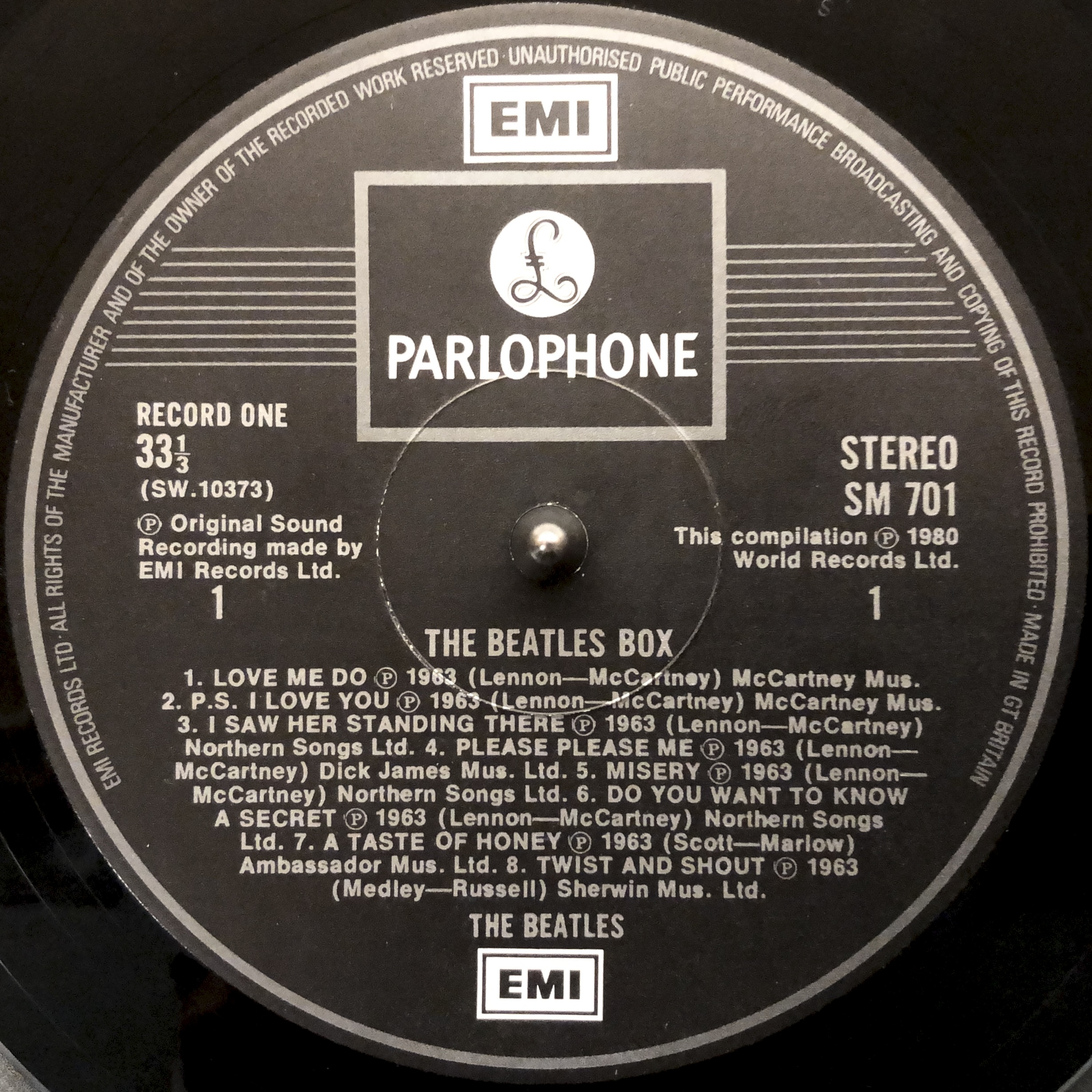 THE BEATLES BOX FROM LIVERPOOL SM701-8